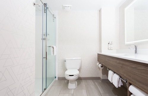 Williamsburg Hotel | Holiday Inn Express & Suites Williamsburg by IHG