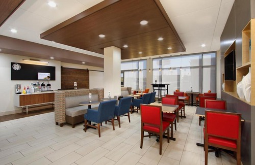 Brookshire Hotel | Holiday Inn Express & Suites - Brookshire - Katy Freeway by IHG