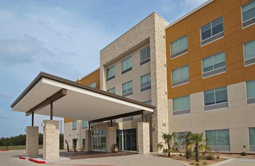 Brookshire Hotel | Holiday Inn Express & Suites - Brookshire - Katy Freeway by IHG