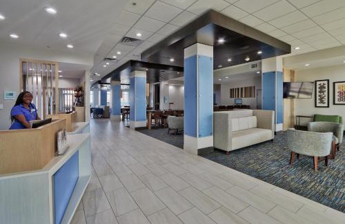 Northeast Houston Hotel | Holiday Inn Express & Suites - Houston East - Beltway 8 by IHG