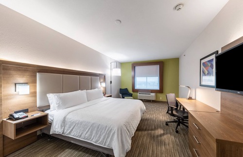 Fossil Creek Hotel | Holiday Inn Express & Suites Fort Worth - Fossil Creek by IHG