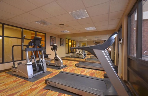 Pine Bluff Hotel | Holiday Inn Express & Suites Pine Bluff/Pines Mall by IHG
