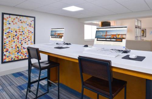 Shreveport Hotel | Holiday Inn Express & Suites - Shreveport - Downtown by IHG