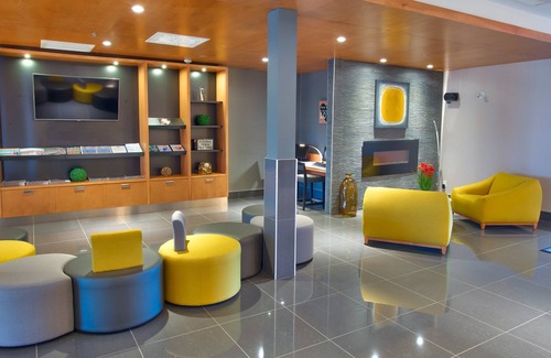 Vaudreuil Hotel | Holiday Inn Express & Suites Vaudreuil by IHG