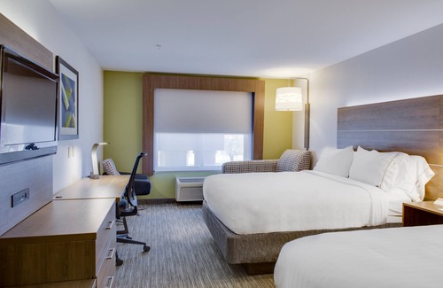 Chickasha Hotel | Holiday Inn Express & Suites Chickasha by IHG