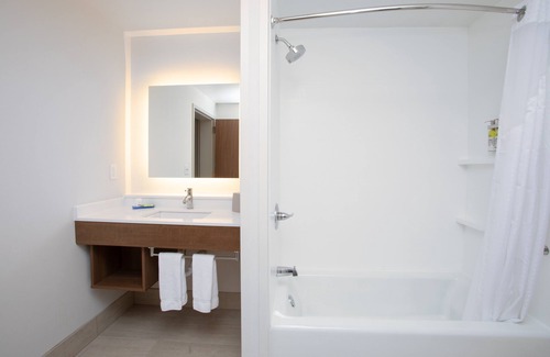 Goodland Hotel | Holiday Inn Express & Suites Goodland I 70 by IHG
