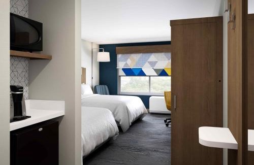 Hollister Hotel | Holiday Inn Express & Suites - Hollister by IHG