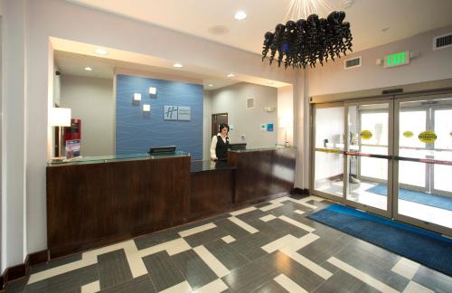 Morrilton Hotel | Holiday Inn Express & Suites Morrilton by IHG