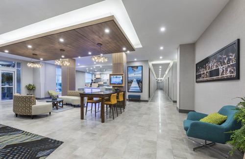Moncton Hotel | Holiday Inn Express & Suites Moncton by IHG