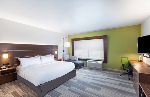 Chanute Hotel | Holiday Inn Express & Suites Chanute by IHG