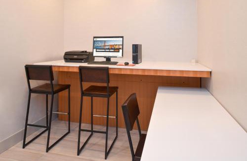 McNeil Hotel | Holiday Inn Express & Suites Austin NW - Lakeline by IHG