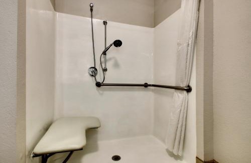 Laurel Hotel | Holiday Inn Express & Suites Laurel by IHG