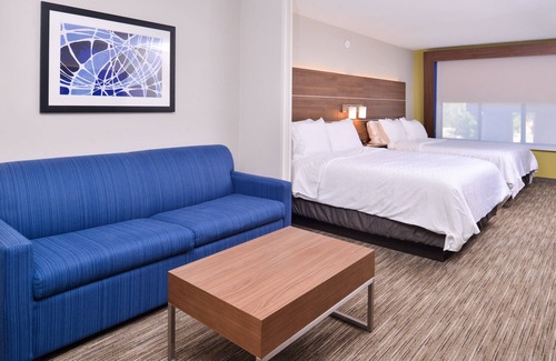 Selma Hotel | Holiday Inn Express & Suites Selma by IHG
