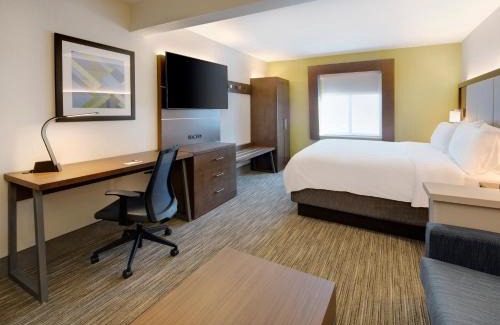 Tilton Hotel | Holiday Inn Express & Suites Tilton by IHG