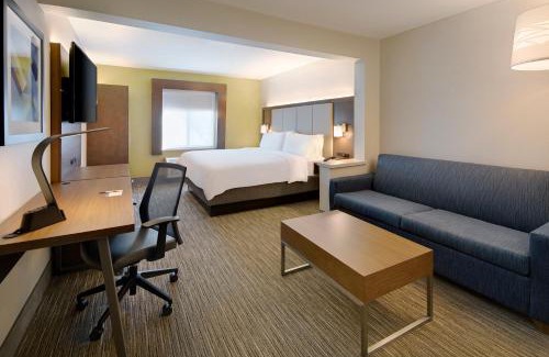 Tilton Hotel | Holiday Inn Express & Suites Tilton by IHG