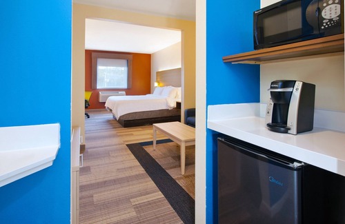 Absecon Hotel | Holiday Inn Express & Suites Absecon-Atlantic City by IHG