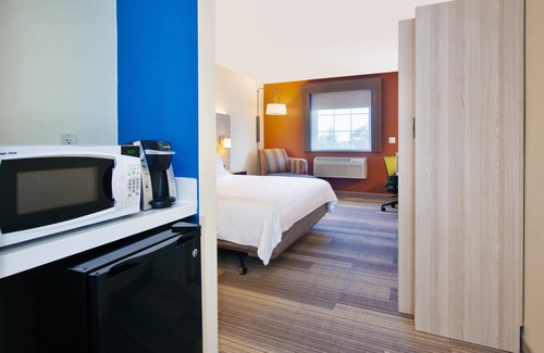 Absecon Hotel | Holiday Inn Express & Suites Absecon-Atlantic City by IHG