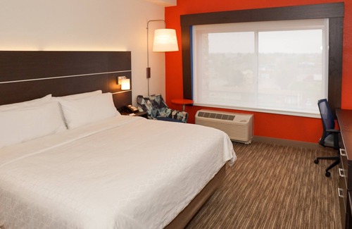 Chambers Heights Hotel | Holiday Inn Express & Suites Denver - Aurora Medical Campus by IHG
