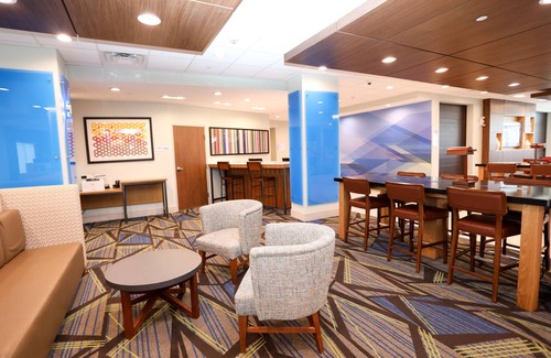 Forney Hotel | Holiday Inn Express & Suites Forney by IHG