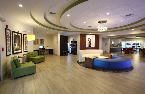 Lakeland Hotel | Holiday Inn Express & Suites Lakeland South by IHG