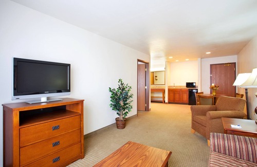 Mattoon Hotel | Holiday Inn Express & Suites Mattoon by IHG