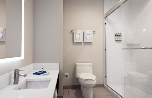 Maryvale Hotel | Holiday Inn Express & Suites - Phoenix West - Tolleson