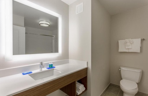 Vandalia Hotel | Holiday Inn Express & Suites Vandalia by IHG