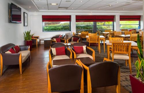 Llandarcy Hotel | Holiday Inn Express Swansea East by IHG