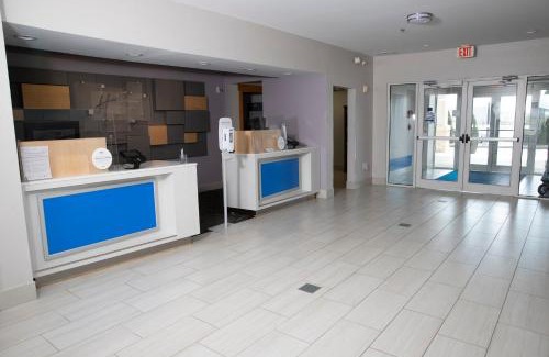 Napoleon Hotel | Holiday Inn Express - Toledo West - Napoleon by IHG