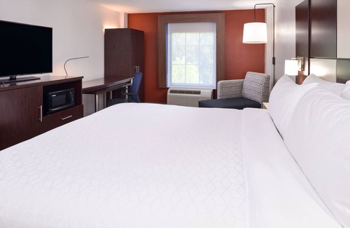 Towson Hotel | Holiday Inn Express Towson - Baltimore North by IHG