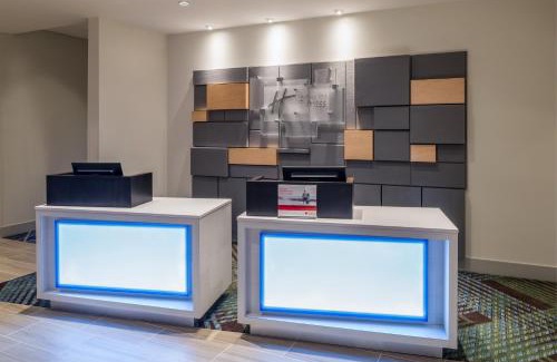 Troy Hotel | Holiday Inn Express Troy by IHG