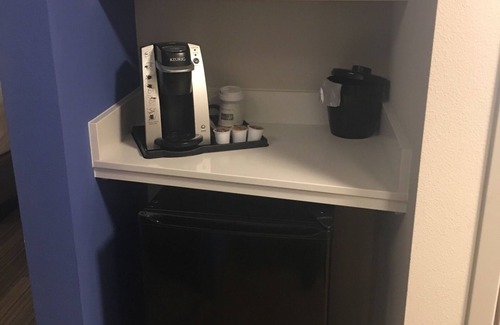 Kingdom City Hotel | Holiday Inn Express & Suites Kingdom City by IHG