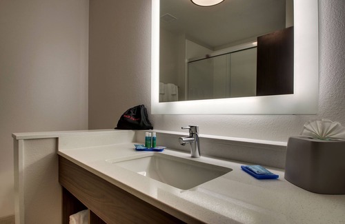 Mount Vernon Hotel | Holiday Inn Express & Suites Mount Vernon by IHG