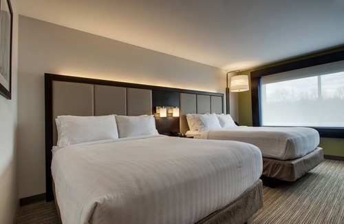 Mount Vernon Hotel | Holiday Inn Express & Suites Mount Vernon by IHG
