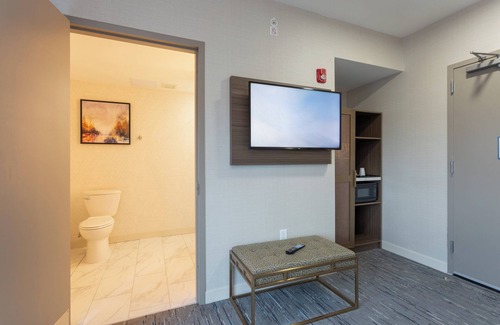 New Rochelle Hotel | Holiday Inn Express New Rochelle by IHG