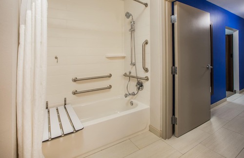 New Rochelle Hotel | Holiday Inn Express New Rochelle by IHG