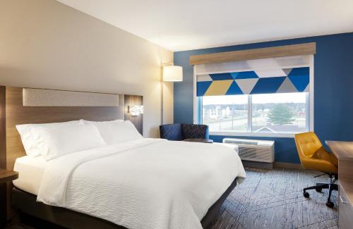 Port Washington Hotel | Holiday Inn Express & Suites Port Washington by IHG