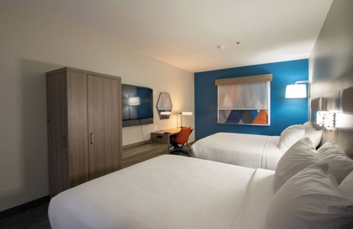 Sulphur Springs Hotel | Holiday Inn Express and Suites Sulphur Springs by IHG