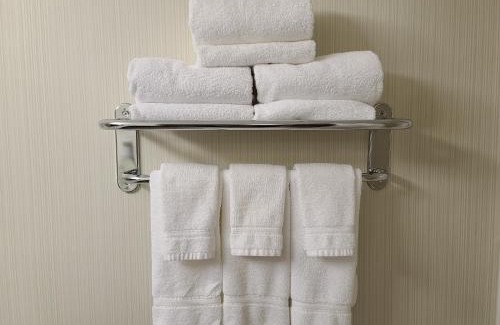 White Bear Lake Hotel | Holiday Inn Express Hotel & Suites-St. Paul by IHG