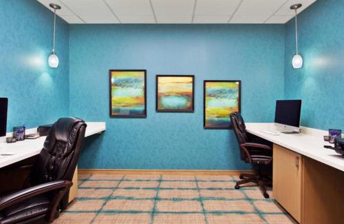 Warner Robins Hotel | Holiday Inn Express & Suites Warner Robins North West by IHG
