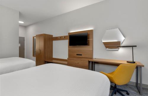 Coxsackie Hotel | Holiday Inn Express Hotel & Suites West Coxsackie by IHG