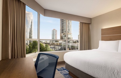Metrotown Hotel | Holiday Inn Express Vancouver-Metrotown (Burnaby) by IHG
