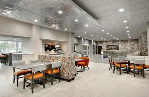 Williamsburg Hotel | Holiday Inn Express - Williamsburg Busch Gardens Area by IHG
