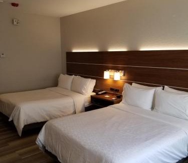 Hurricane Hotel | Holiday Inn Express Winfield - Teays Valley by IHG