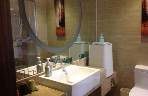 Jinshui District Hotel | Holiday Inn Express Zhengzhou Nongye Road by IHG