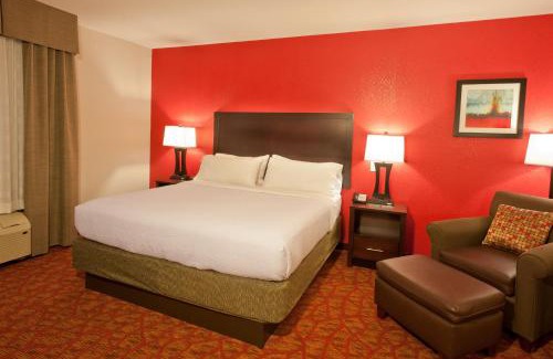 Yampertown Hotel | Holiday Inn Guin by IHG