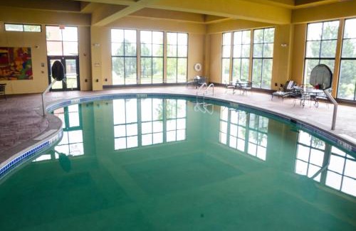 Pewaukee Hotel | Holiday Inn Hotel Pewaukee-Milwaukee West by IHG
