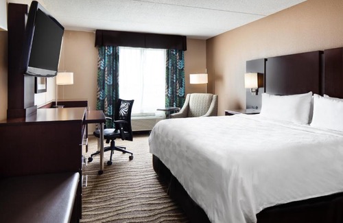 Lenexa Hotel | Holiday Inn Hotel & Suites Overland Park-West by IHG