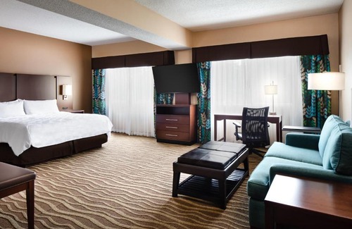 Lenexa Hotel | Holiday Inn Hotel & Suites Overland Park-West by IHG