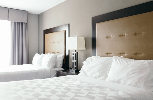 East Peoria Hotel | Holiday Inn Hotel & Suites East Peoria by IHG